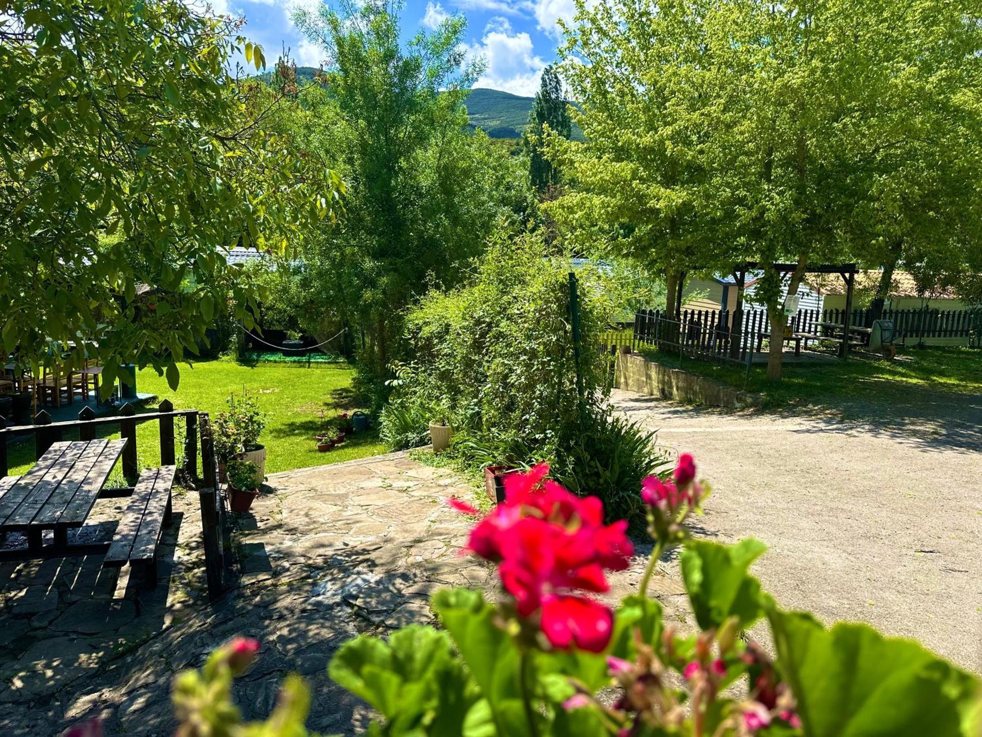 Solopuent Hotel Rural Кастиейо де Хака Екстериор снимка